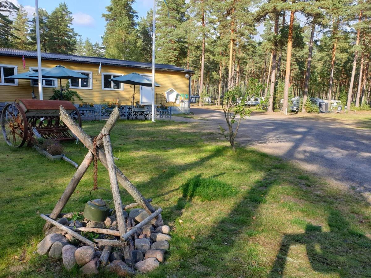 Hostel And Vandrarhem Lupin Naturcamping Lagom Gräsmark 外观 照片