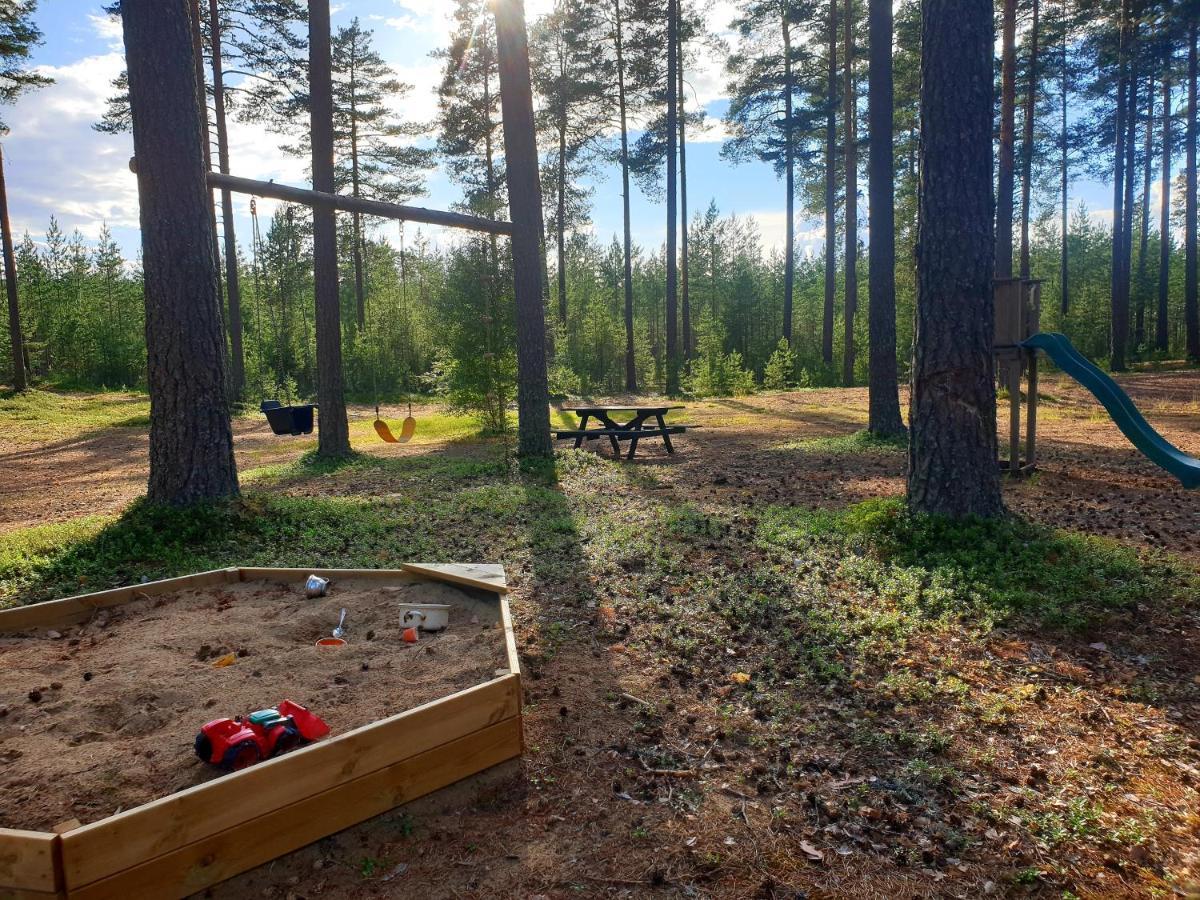 Hostel And Vandrarhem Lupin Naturcamping Lagom Gräsmark 外观 照片